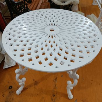 Eroupien design Table